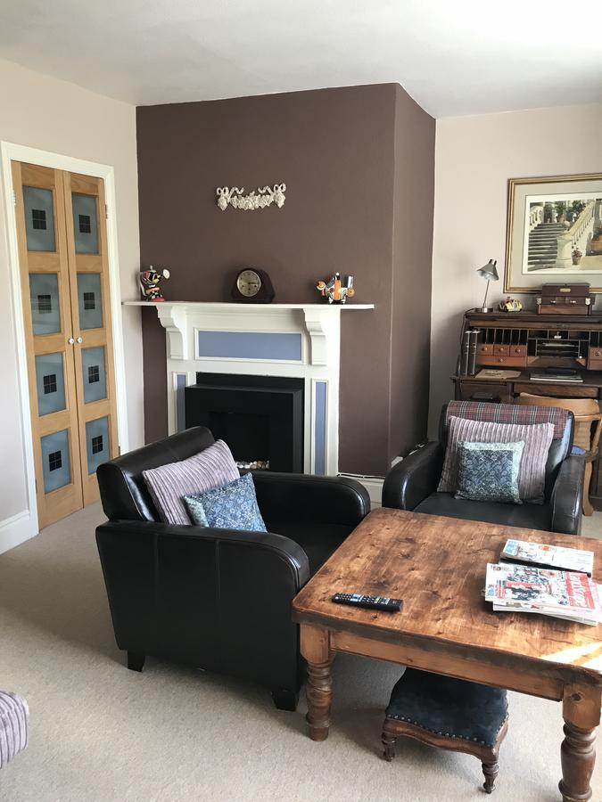 Hotel The Clytha Arms Abergavenny Esterno foto