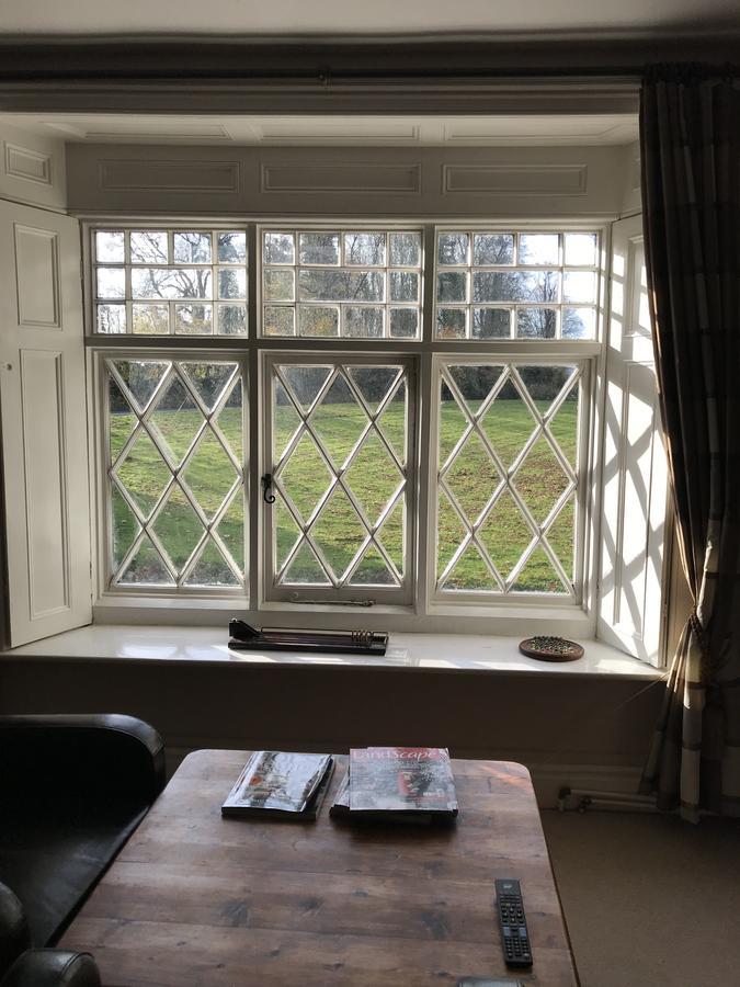 Hotel The Clytha Arms Abergavenny Esterno foto